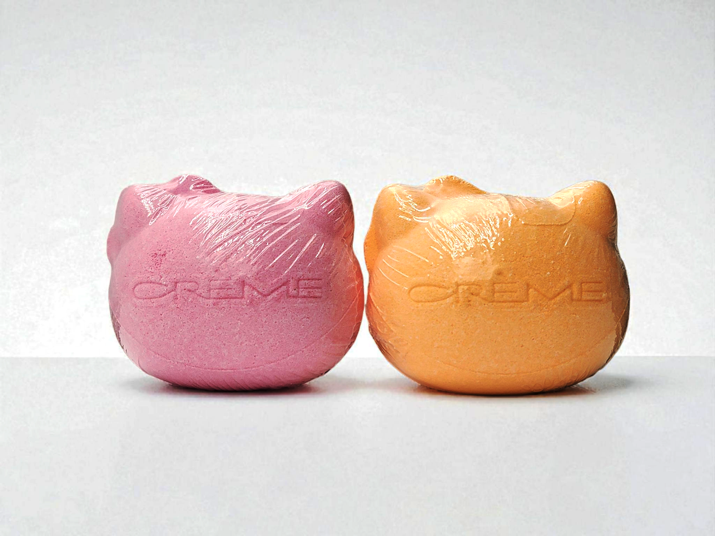 Crover - The Crème Shop x Hello Kitty Aromatherapy Bath Bomb Duo